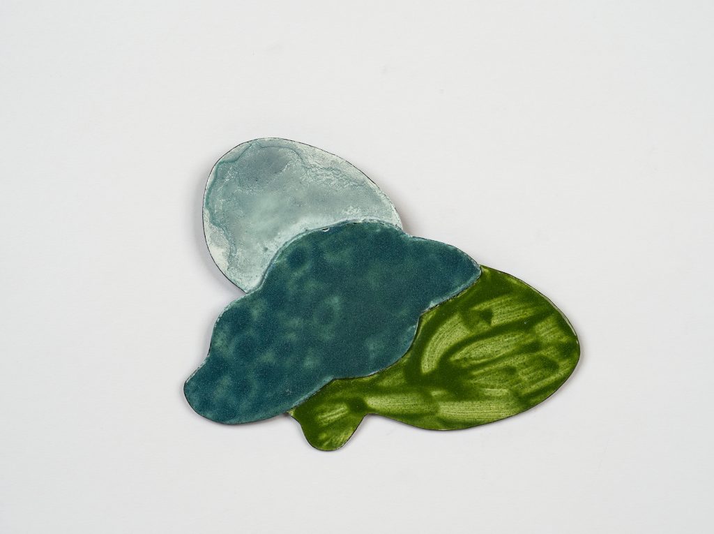 © Anne Pruy, detached XI, 10,5 × 13,5 × 0,5 cm, enamel on steel, 2021