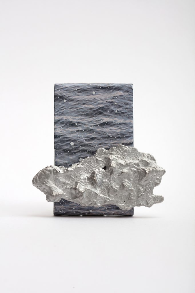© Anne Pruy, peace of mind I, 11,5 × 11 × 2 cm, aluminium, enamel on steel, 2022